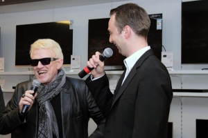 Heino eröffnet Cyberport-Store