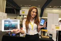 Otterbox zeigte auf der IFA ein iPhone-5-Gehäuse mit Rundumschutz gegen Staub, Sand, Schnee und Wasser. Weder Stürze noch Tauchgänge sollen dem Smartphone damit etwas anhaben können.