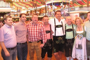 So schön feierte LG auf der Wiesn