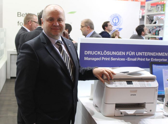 Epson-Manager Paul Schmidt im Gespräch mit ChannelObserver