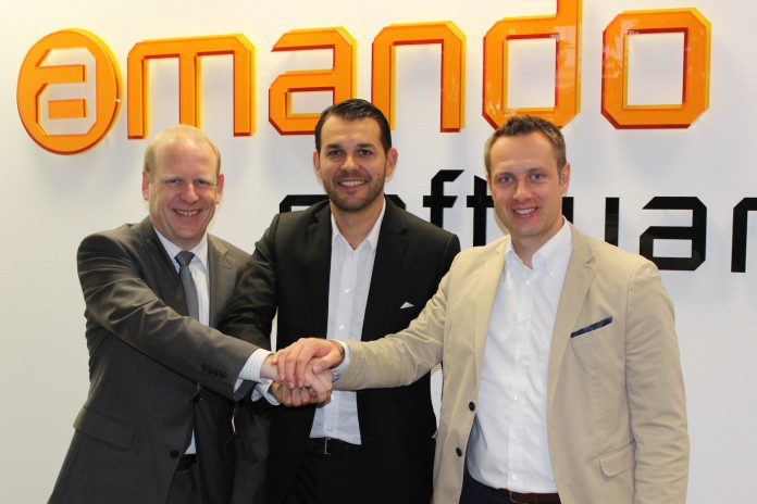 v.l.n.r.: Michael Dress (Geschäftsführer Amando software)