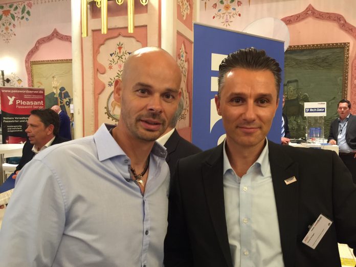 comTeam-Chef Sven Glatter (links) und Denis Krüger von Ingram Micro