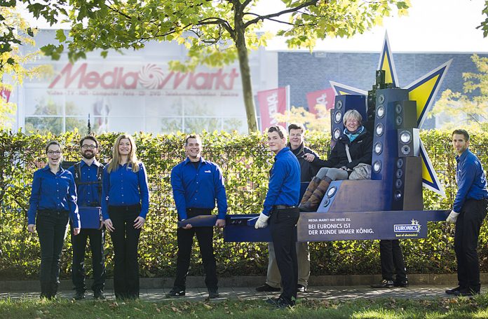 Die Technik-Sänfte von Euronics in Aktion