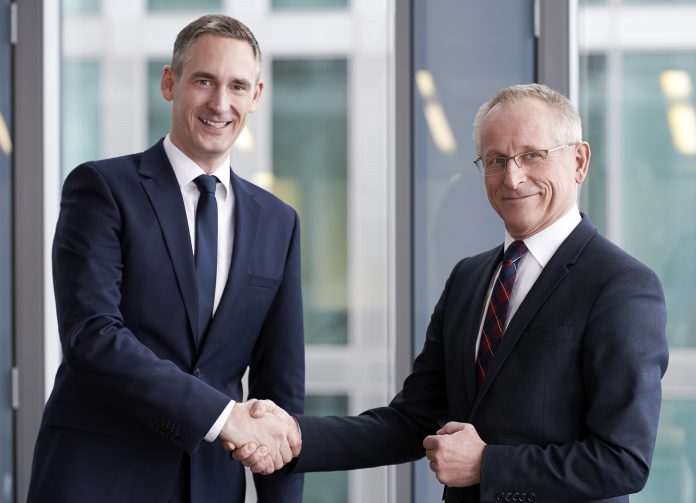 Jörg Brünig (rechts) übergibt das Channel-Geschäft in die Hände von Louis Dreher