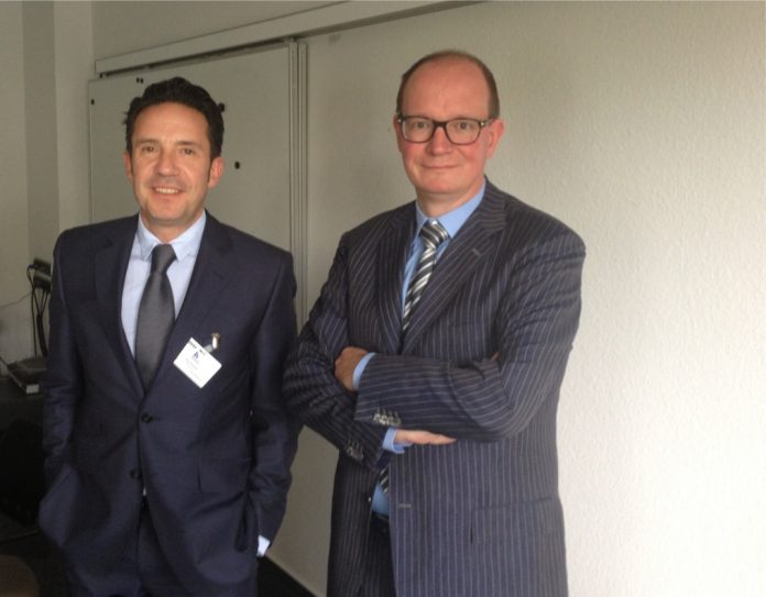 Die Herweck-Vorstände Jörg Herweck (links) und Dieter Philippi auf der Hausmesse 