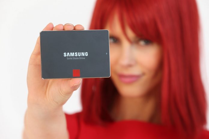 Miss IFA zeigt die Messe-Highlights