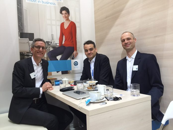 Thomas Muschalla (links) und Gerald Kromer (rechts) im Gespräch mit Markus Reuter (ChannelObserver)