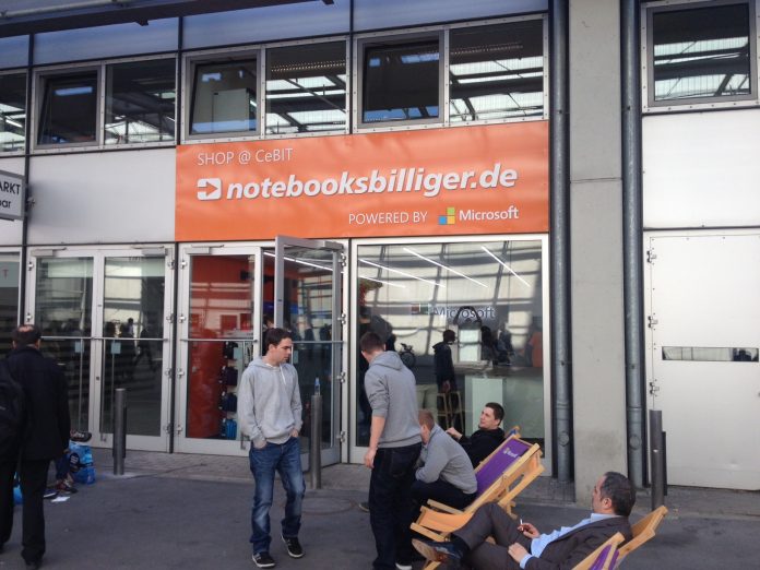 Großer Andrang im CeBIT-Store von Notebooksbilliger