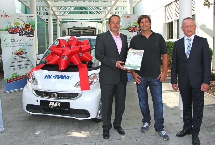 Preisverleihung mit Wolfgang Jung (Ingram Micro)