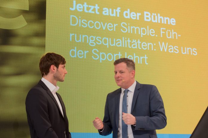 Stefan Ries (rechts) mit Handball-Star Uwe Gensheimer