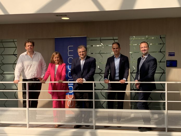 v.l.n.r: Israel Garcia, International Deals Managing Director, Econocom / Irene Acedo-Rico, Executive Director, ISG Channel Sales, Lenovo EMEA / Angel Benguigui, Executive Managing Director, Econocom / Michael Schuck, Premium Resellers Sales Leader, Lenovo EMEA / Javier Alvarez Cano, Channel Sales Director, Lenovo EMEA